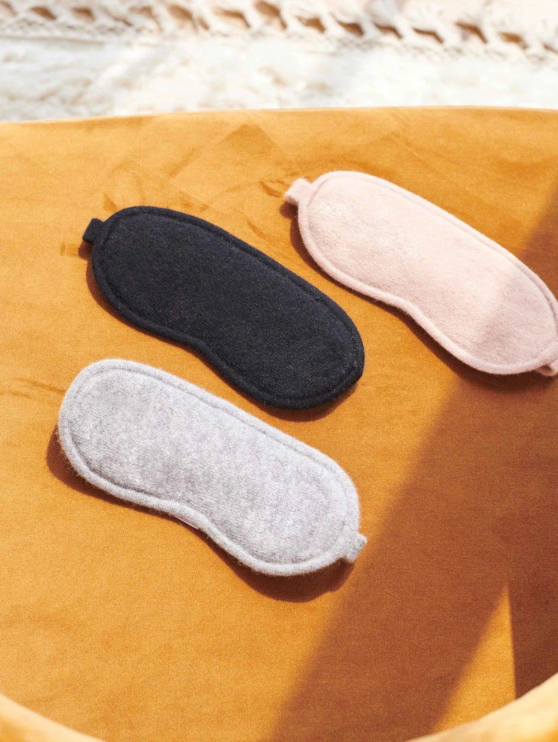 White + Warren Cashmere Eye Mask