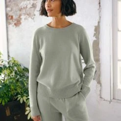 White + Warren Cashmere Sweatshirt Sweaters