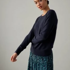 White + Warren Essential Cashmere Crewneck Best-Sellers