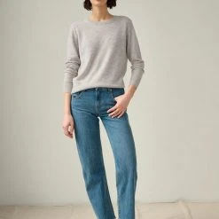 White + Warren Essential Cashmere Crewneck Summer Staples