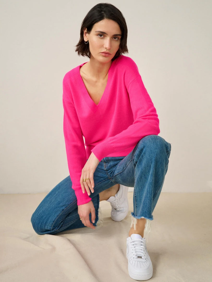 White + Warren Best-Sellers Essential Cashmere V Neck