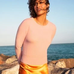 White + Warren Essential Cashmere Shrunken Crewneck