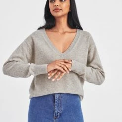 White + Warren Cashmere V Neck