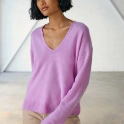 White + Warren Cashmere Relaxed V Neck Almost Gone