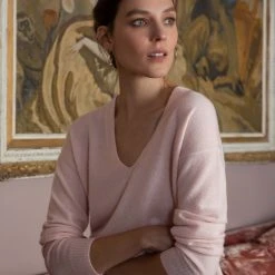 White + Warren Cashmere Relaxed V Neck Almost Gone