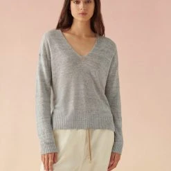 White + Warren Best-Sellers Linen Easy V Neck