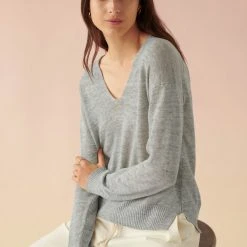 White + Warren Best-Sellers Linen Easy V Neck