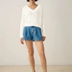 White + Warren Summer Staples Lofty Cotton Cropped V Neck