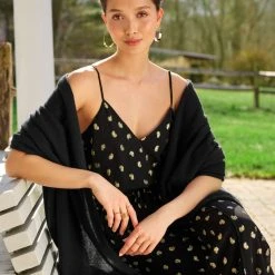 White + Warren Best-Sellers Cashmere Travel Wrap