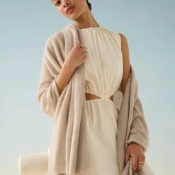 White + Warren Best-Sellers Cashmere Travel Wrap